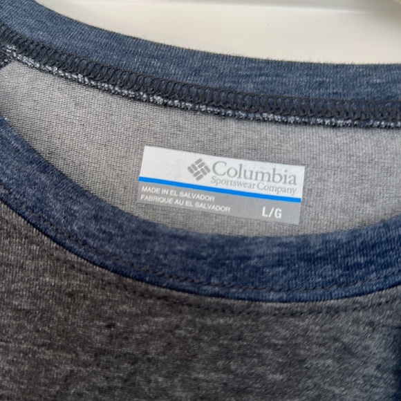 NWT Columbia Raglan - Picture 3 of 3